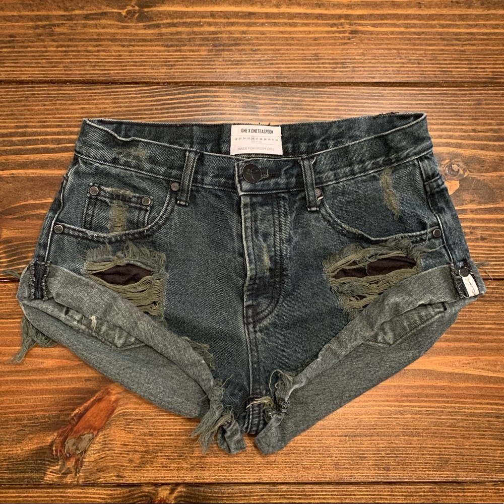 One Teaspoon Bandits (Black) (26) NWOT